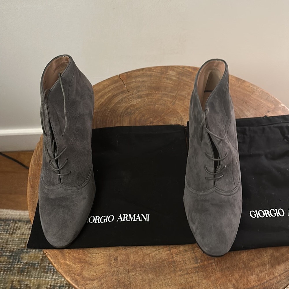 Runway Giorgio Armani Gray Suede boots - Picture 3 of 6